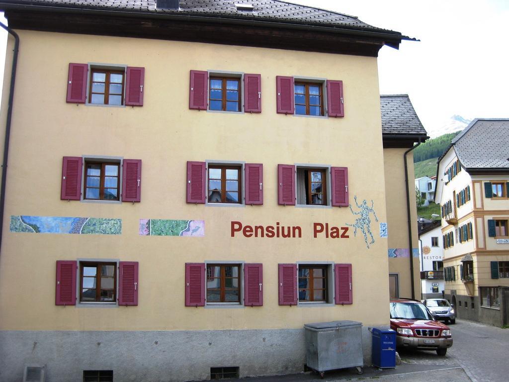 Pensiun Garni Plaz Hotell Scuol Exteriör bild