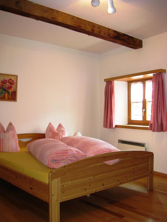 Pensiun Garni Plaz Hotell Scuol Rum bild